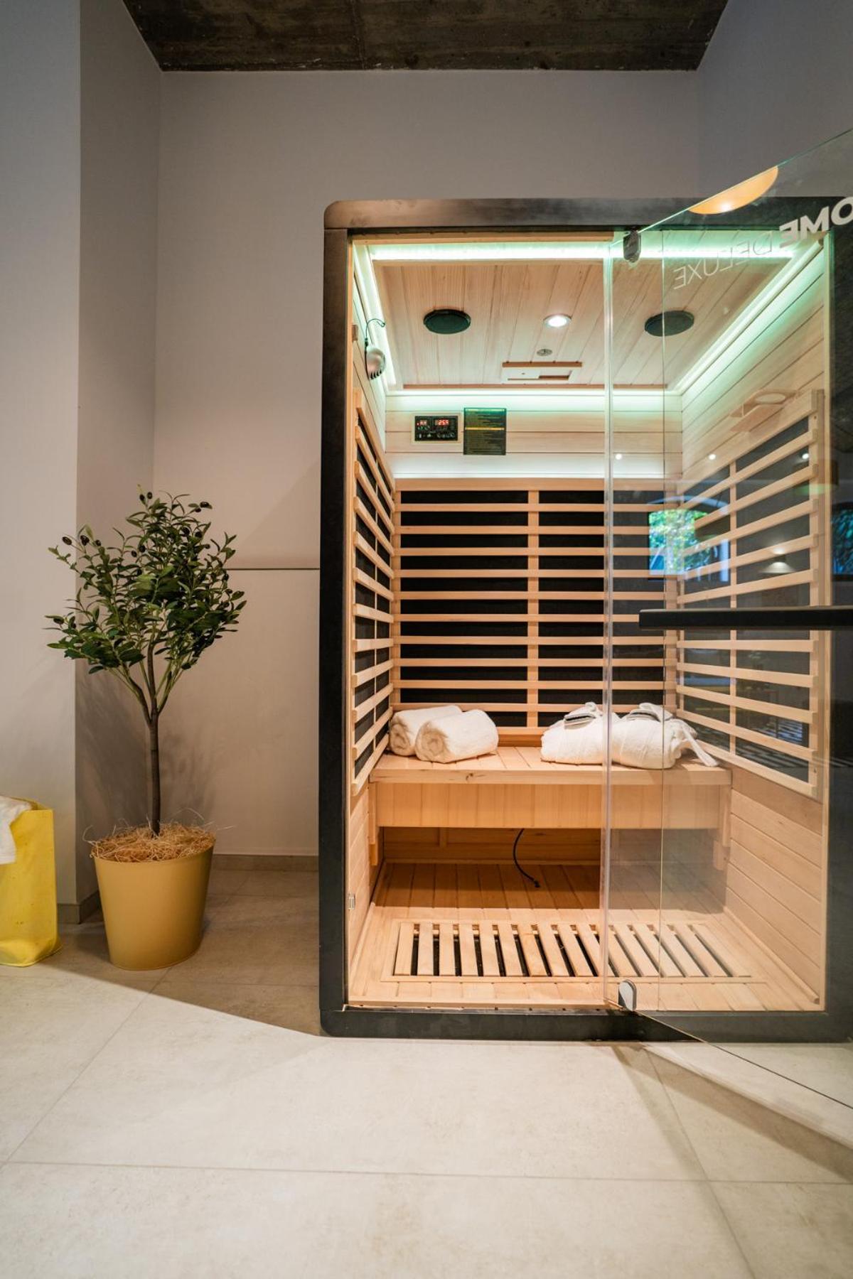 Luxurioeses 100M2 Loft Mit Sauna & Parkplatz - Platz Fuer 4 Personen Wiesbaden Exterior photo