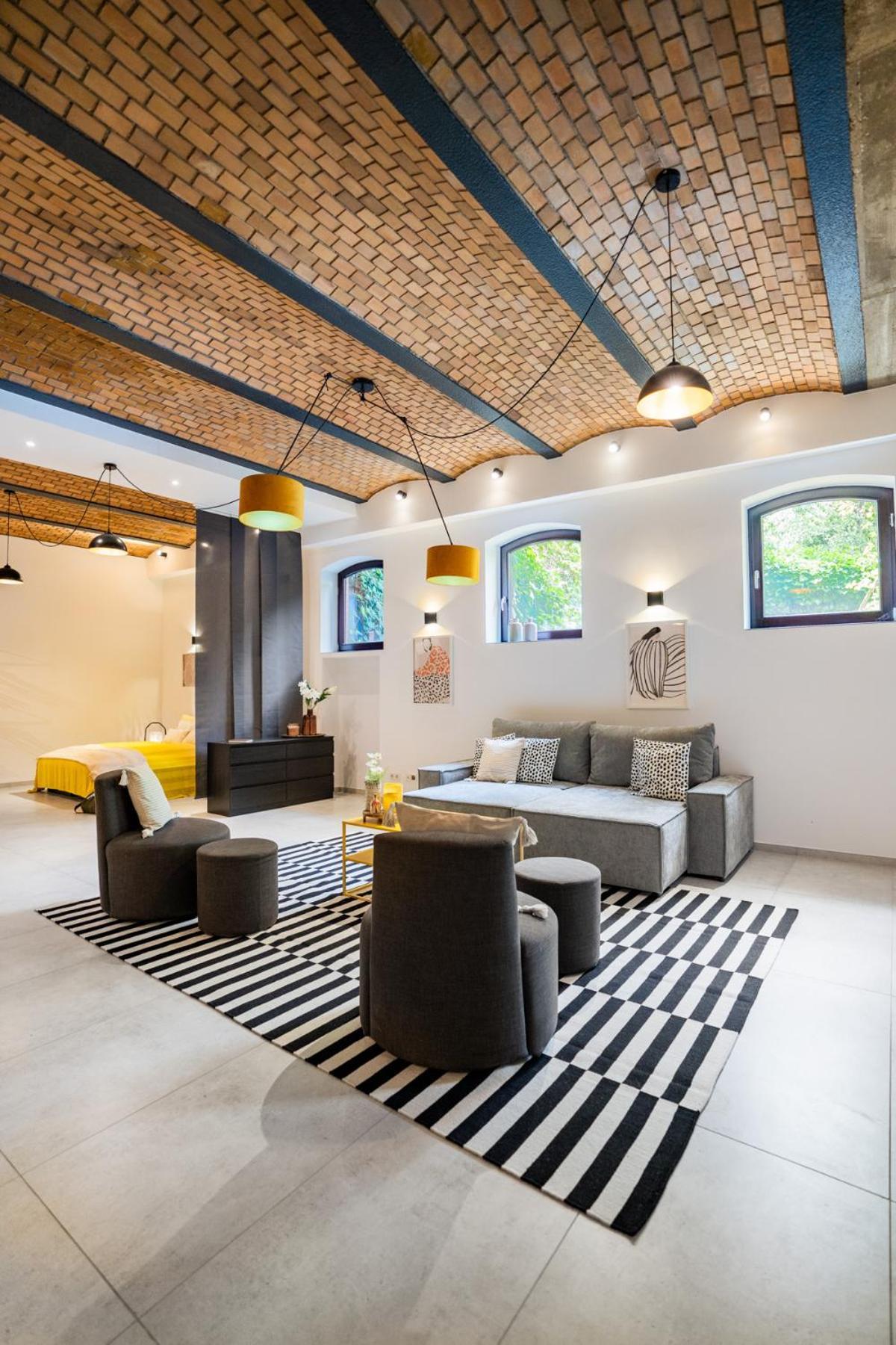 Luxurioeses 100M2 Loft Mit Sauna & Parkplatz - Platz Fuer 4 Personen Wiesbaden Exterior photo